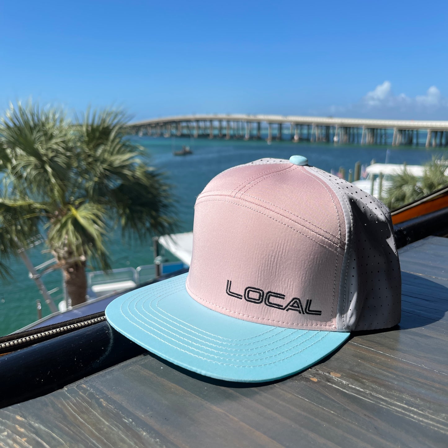 Coastal Breeze Lasermesh Snapback - 7 Panel