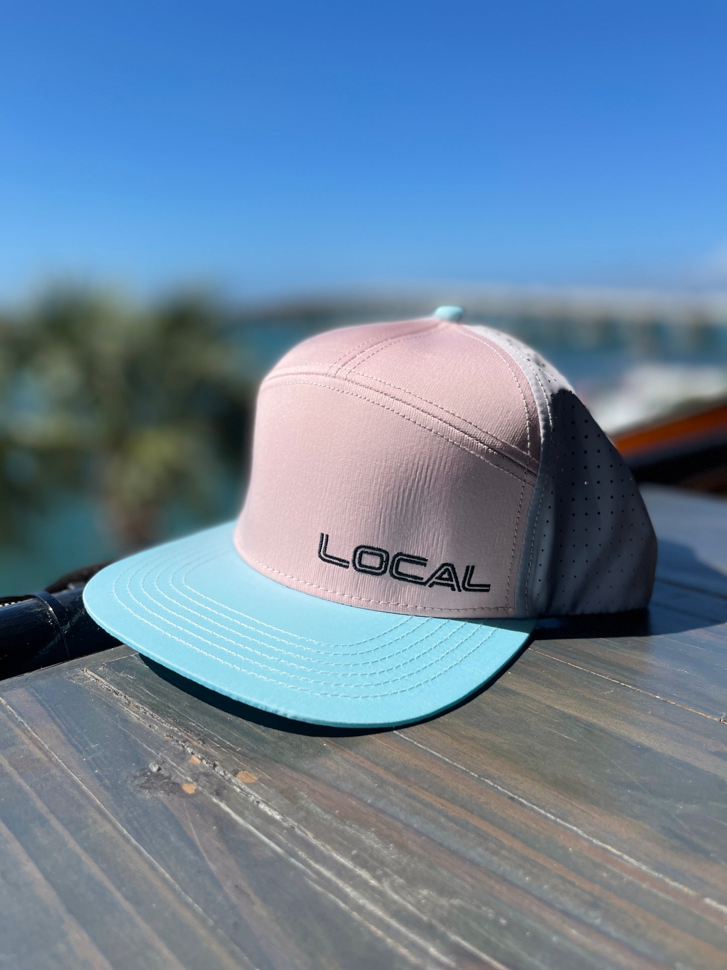 Coastal Breeze Lasermesh Snapback - 7 Panel